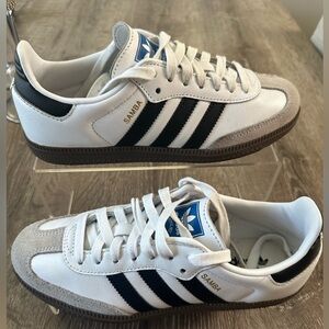 Adidas Samba OG Men's/Wonens White and black stripe Sneakers